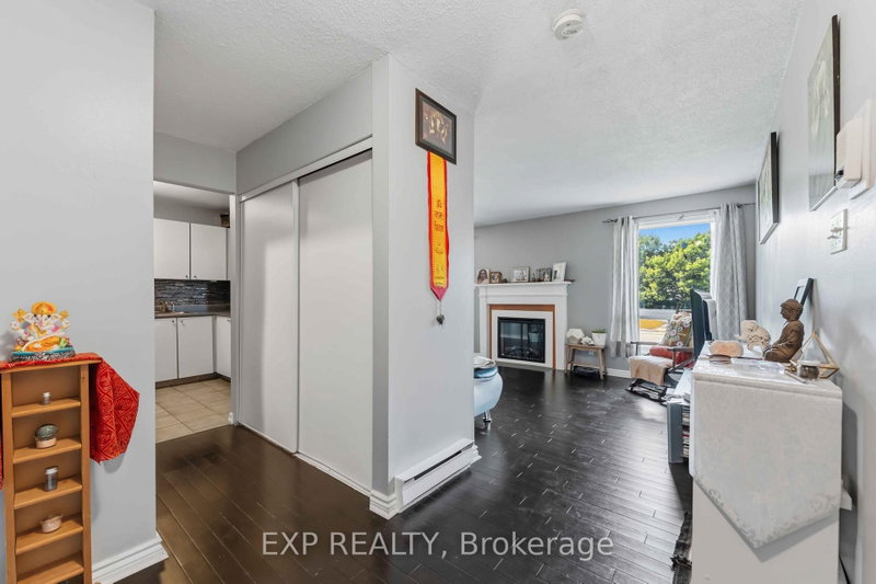 2 - 320 Fenerty Court