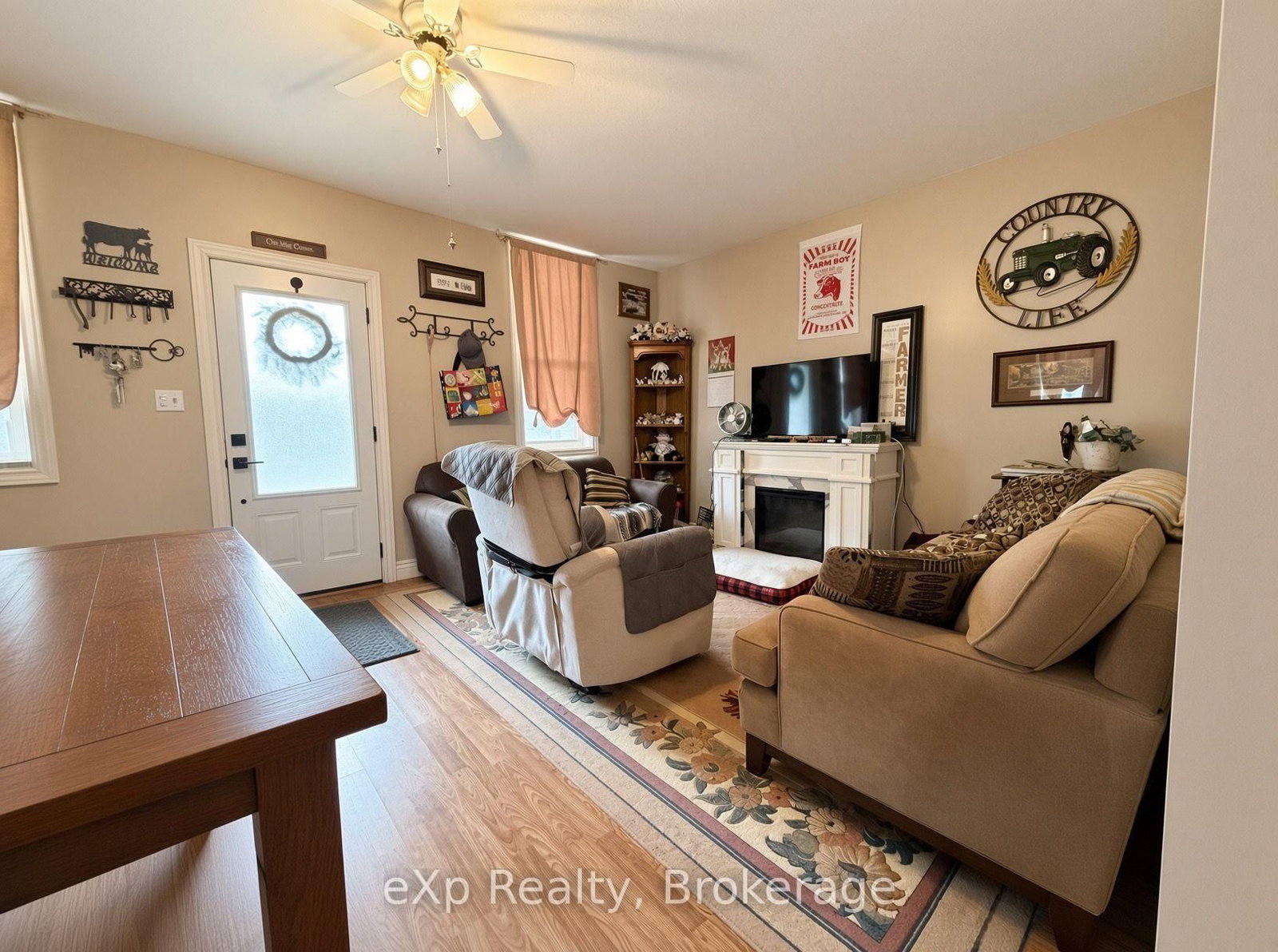 Listing photo 4