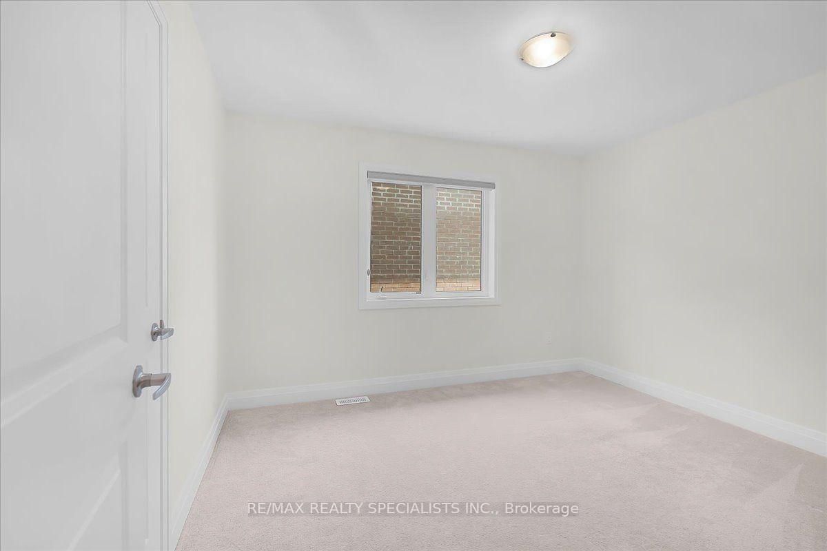 832 Knights Lane • Woodstock, ON photo 31