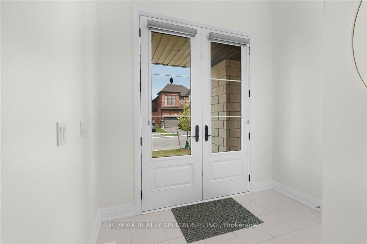 832 Knights Lane • Woodstock, ON photo 8