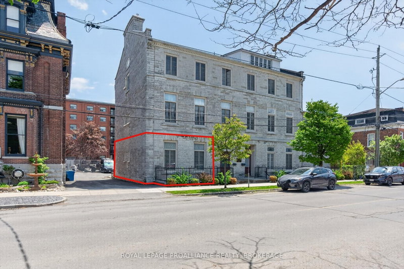 2 - 133 King Street E