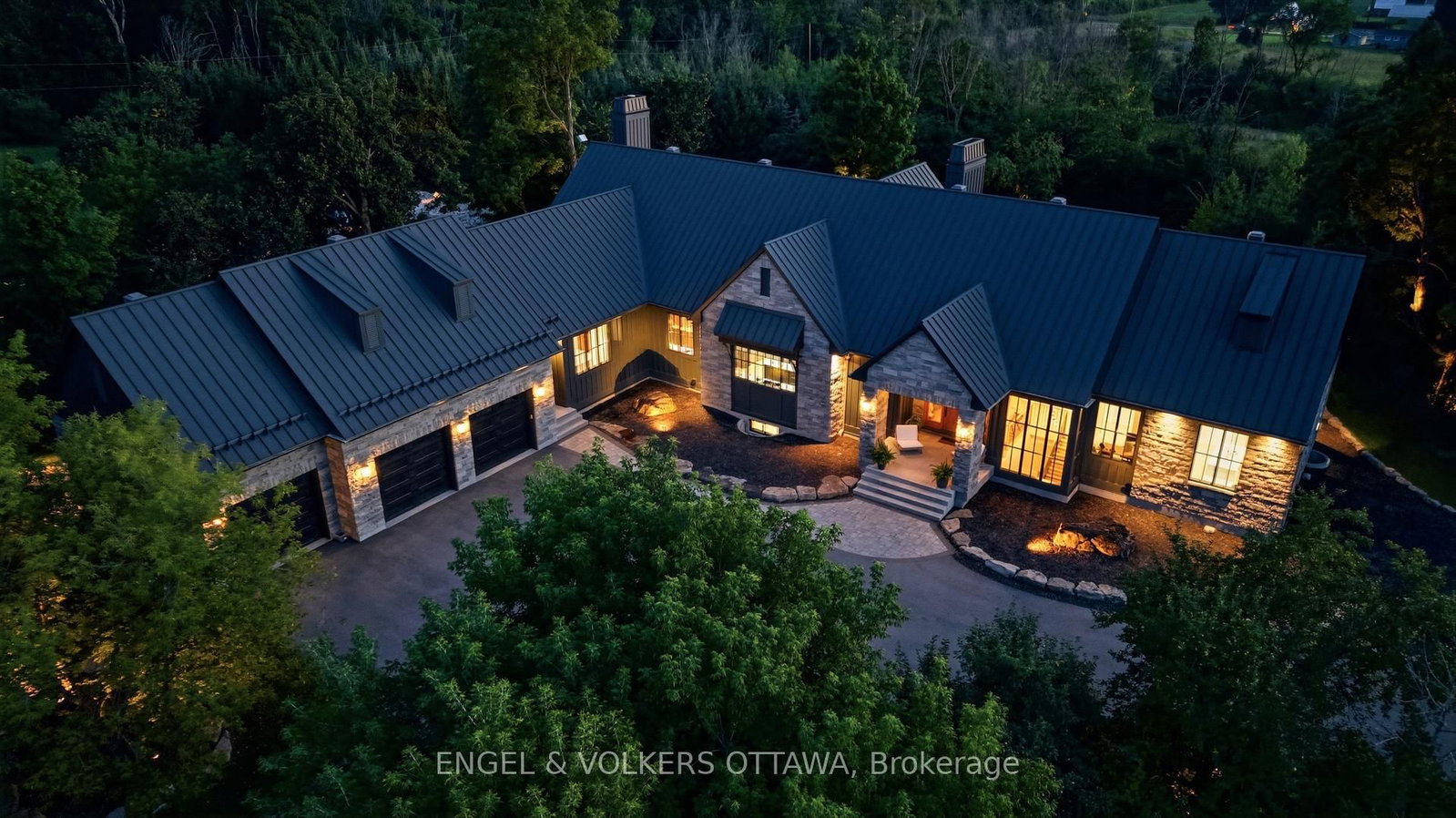 1547 John Quinn Road • Ottawa, ON photo 2