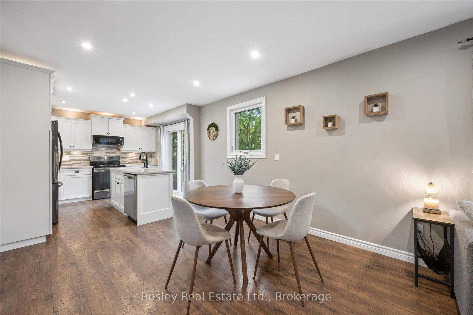 687 Champlain Boulevard • Cambridge, ON photo 11