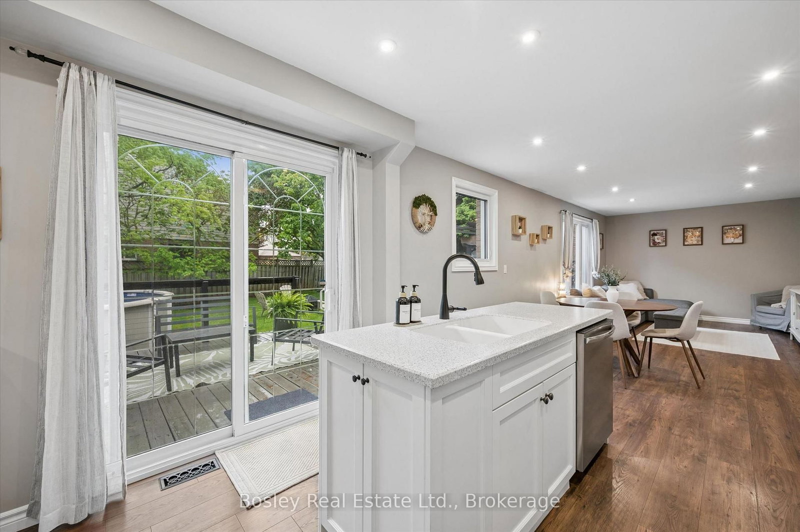 687 Champlain Boulevard • Cambridge, ON photo 15