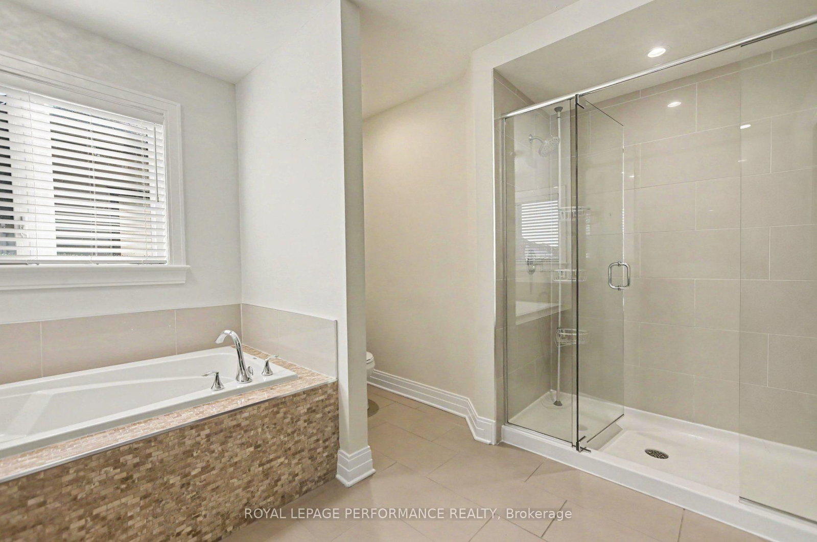 523 Adamson Crescent • Ottawa, ON photo 22