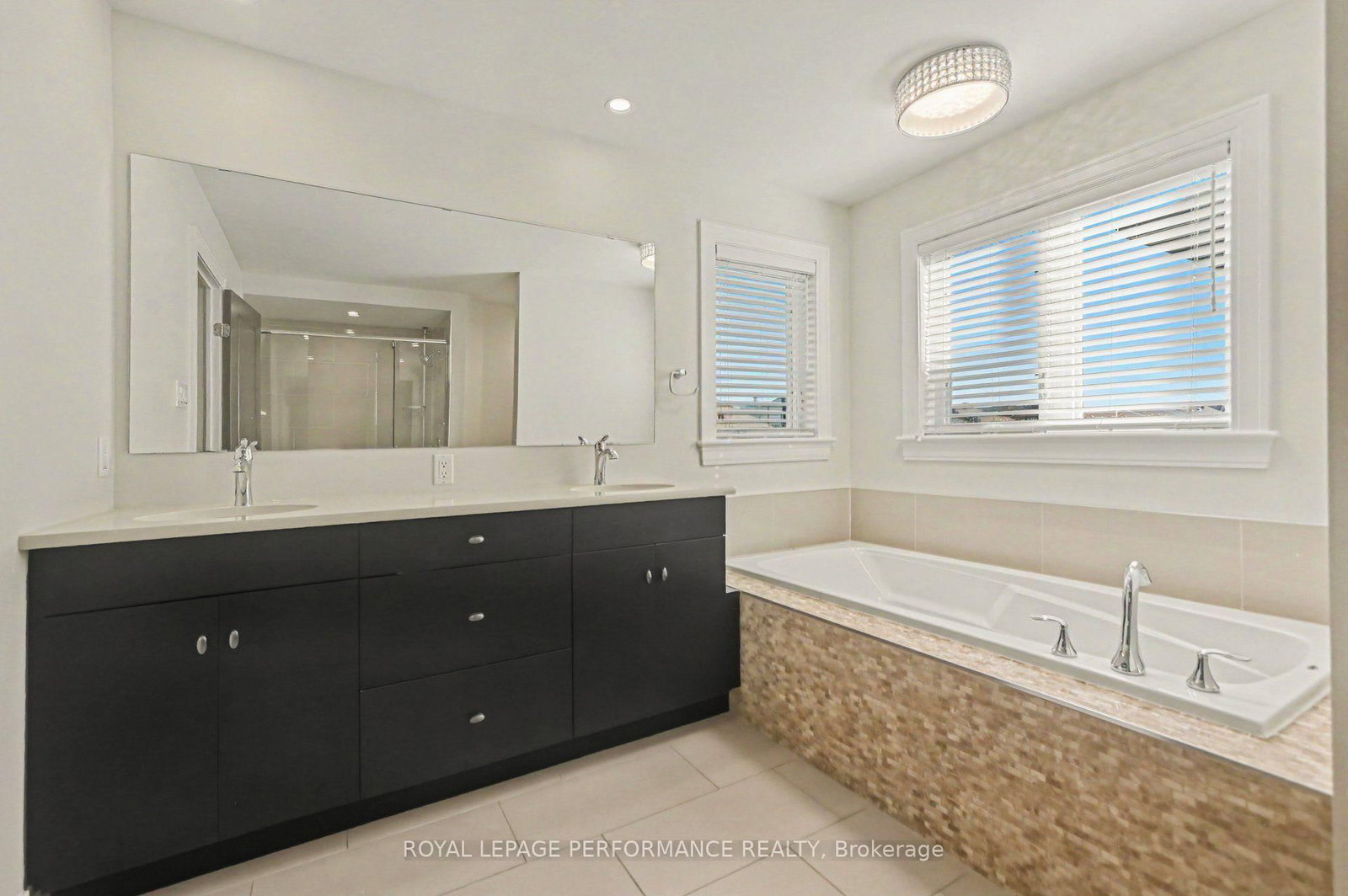 523 Adamson Crescent • Ottawa, ON photo 23