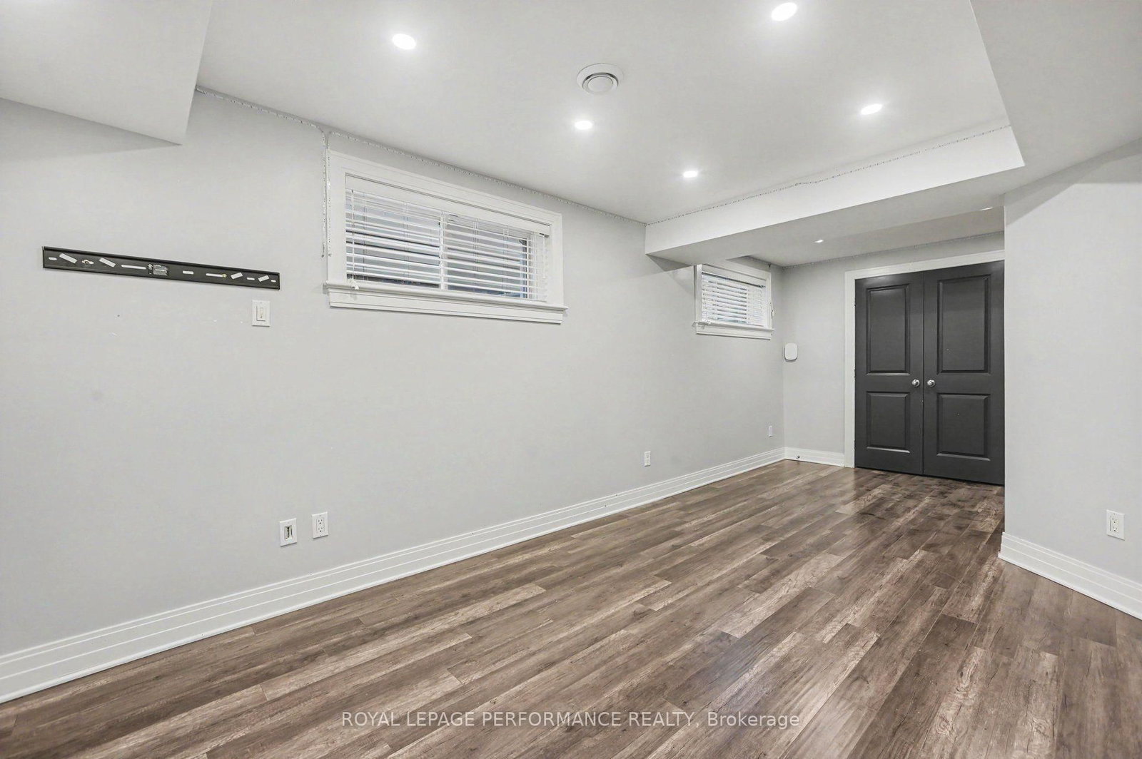 523 Adamson Crescent • Ottawa, ON photo 32