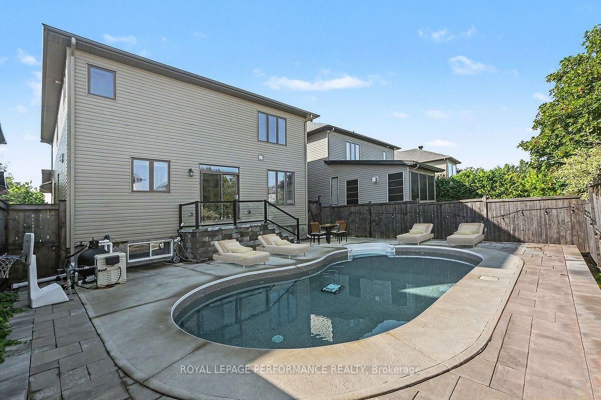 523 Adamson Crescent • Ottawa, ON photo 35