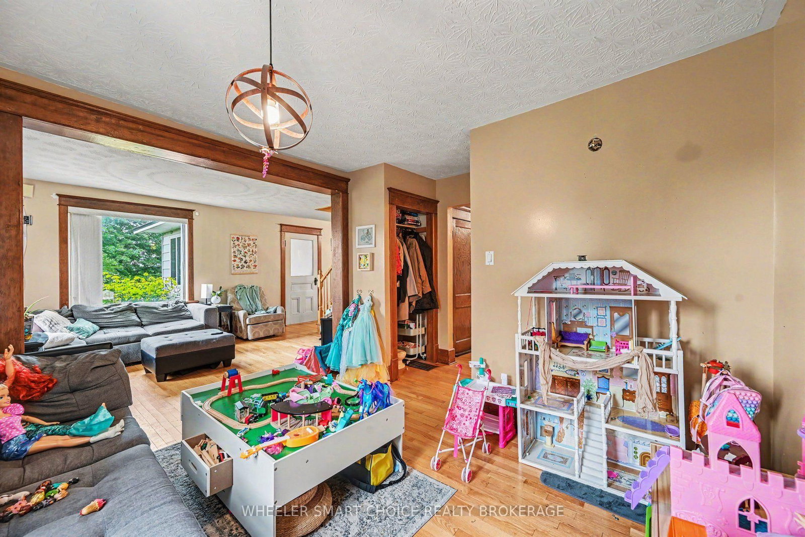 Listing Image 7
