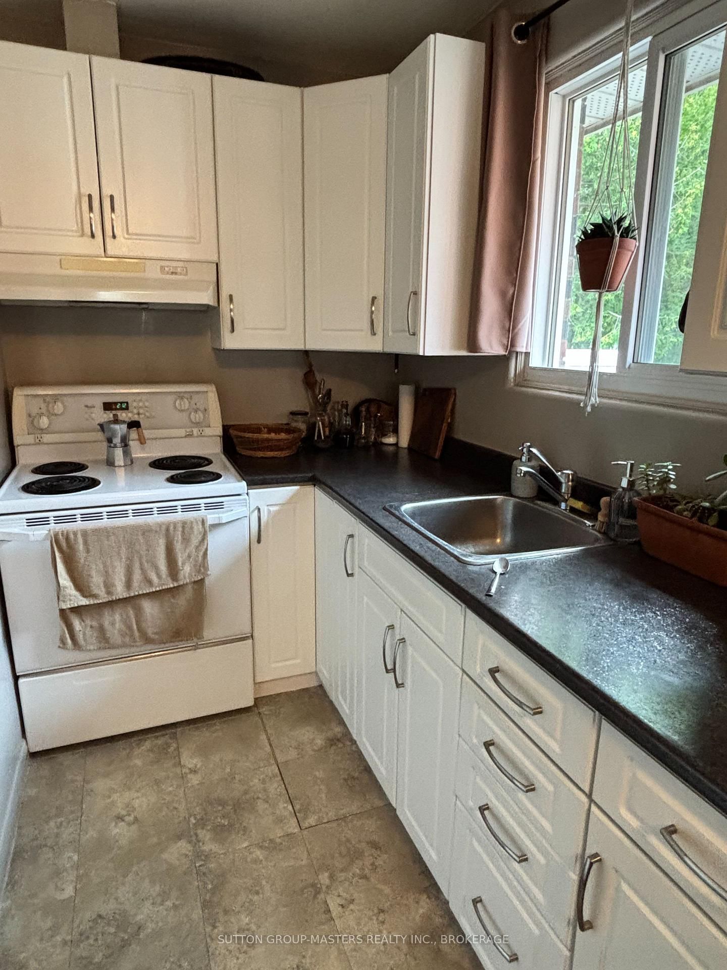 476 Albert Street • Kingston, ON photo 11