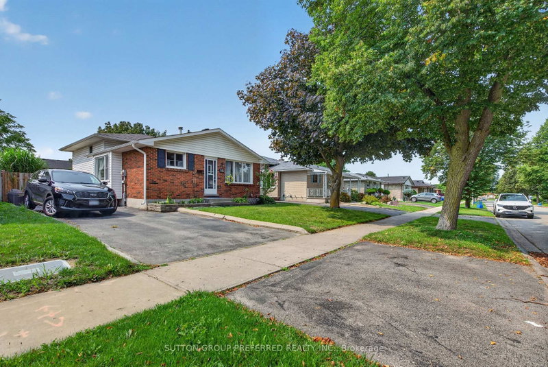 98 Surrey Crescent
