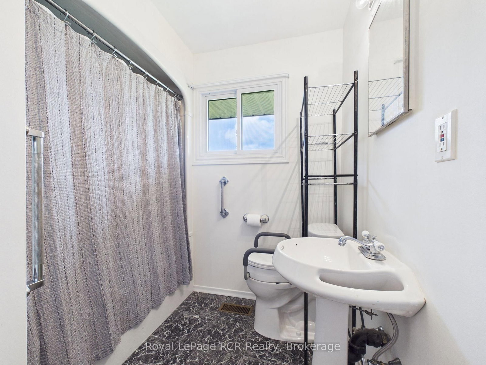 30 Mark Street E • Grey Highlands, ON photo 15