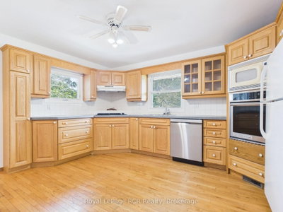 30 Mark Street E • Grey Highlands, ON photo 9