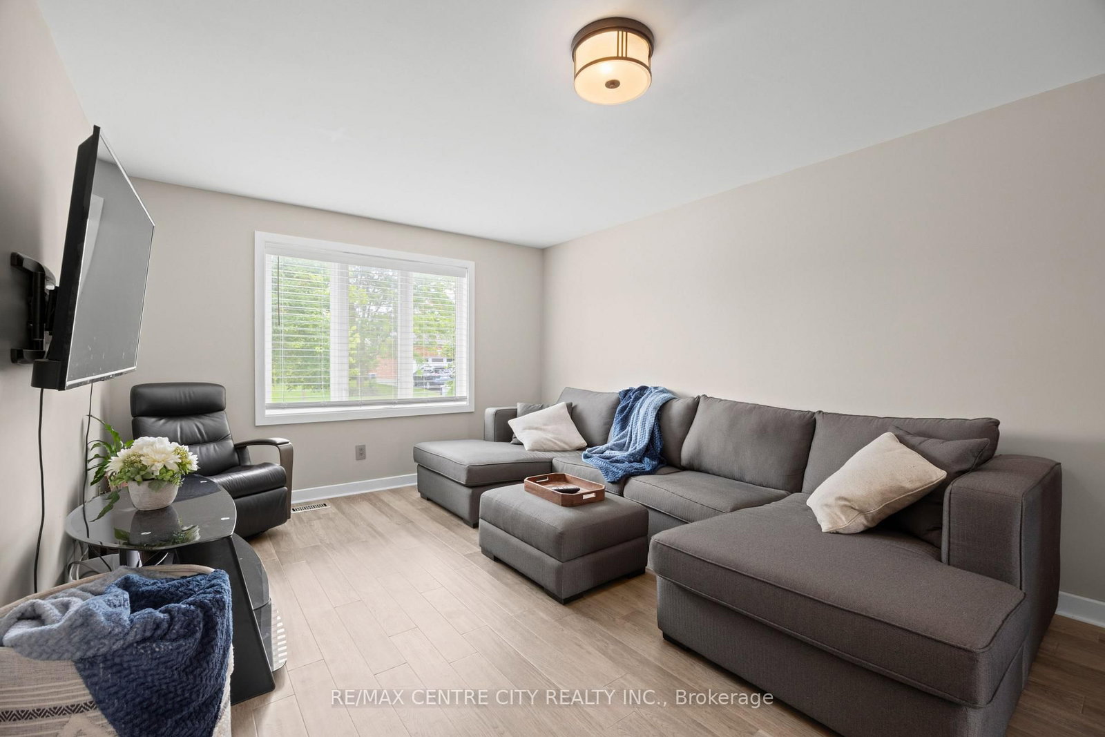 43 Meredith Drive • Middlesex Centre, ON photo 11
