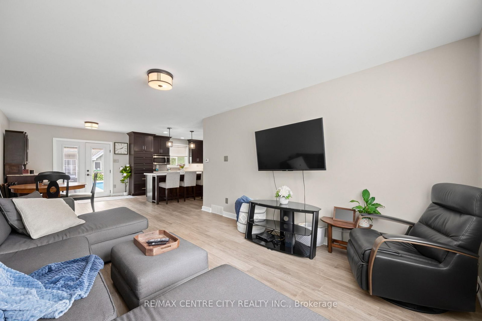 43 Meredith Drive • Middlesex Centre, ON photo 12