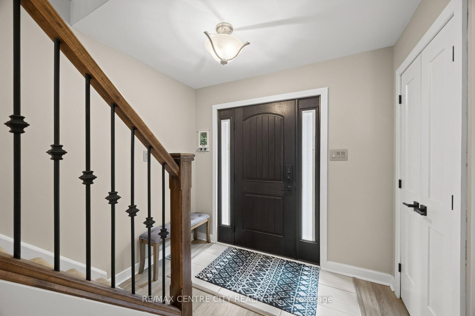43 Meredith Drive • Middlesex Centre, ON photo 4