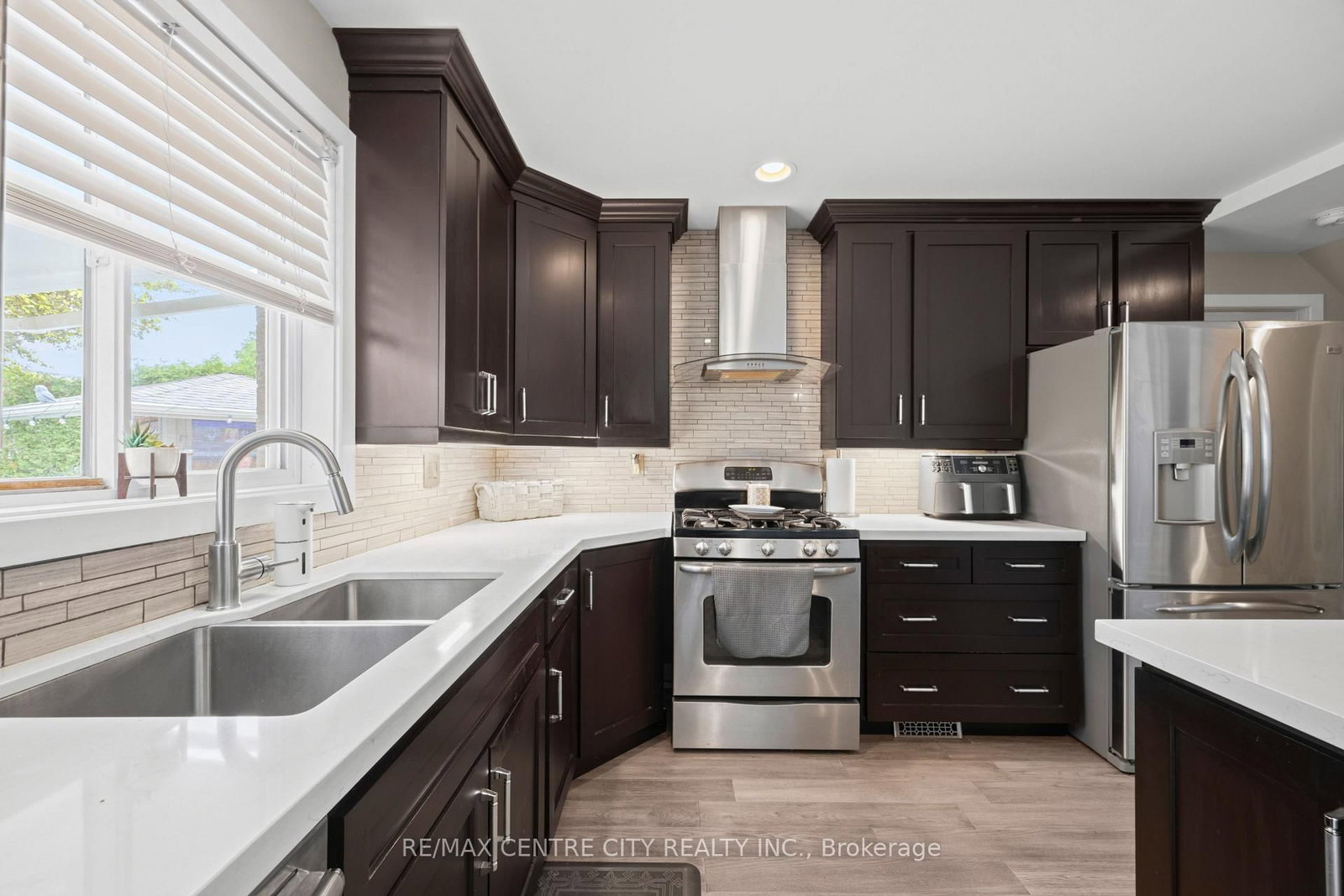 43 Meredith Drive • Middlesex Centre, ON photo 9