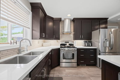 43 Meredith Drive • Middlesex Centre, ON photo 9
