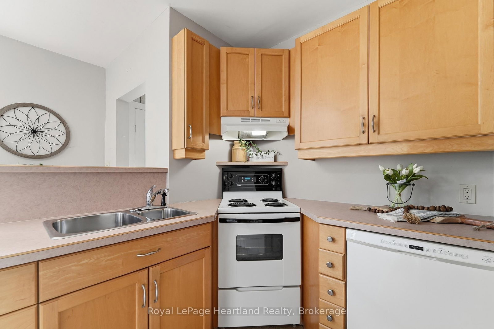 128 Britannia Road W • Goderich, ON photo 11