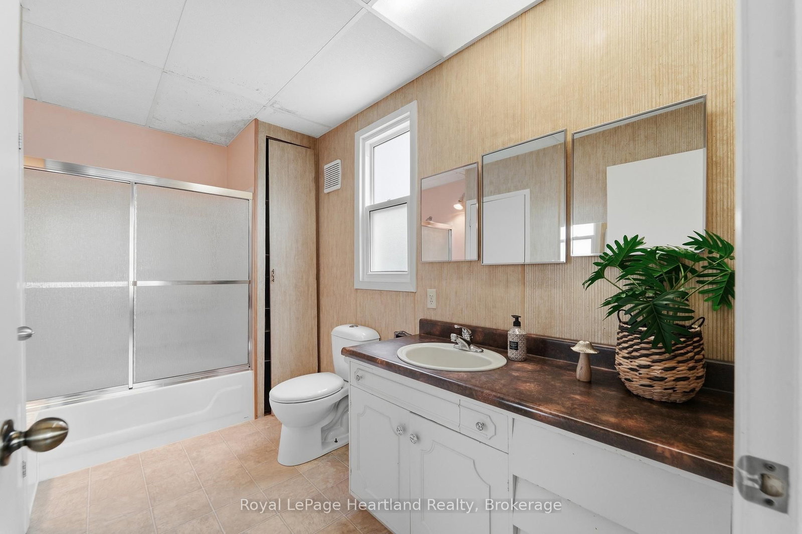 128 Britannia Road W • Goderich, ON photo 13