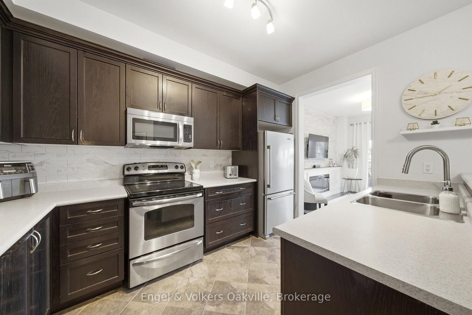146 Truedell Circle • Hamilton, ON photo 8