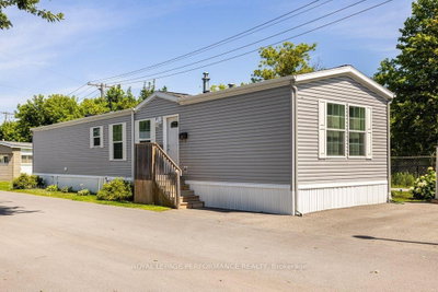 16 Eastgate Avenue • Ottawa, ON photo 2