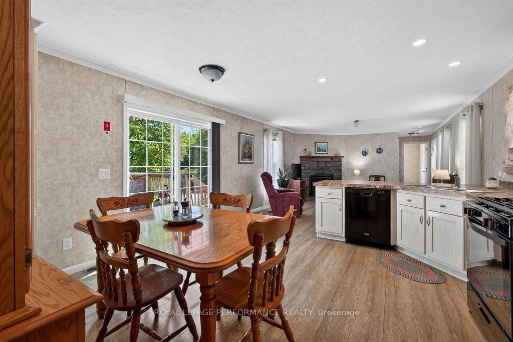 16 Eastgate Avenue • Ottawa, ON photo 23