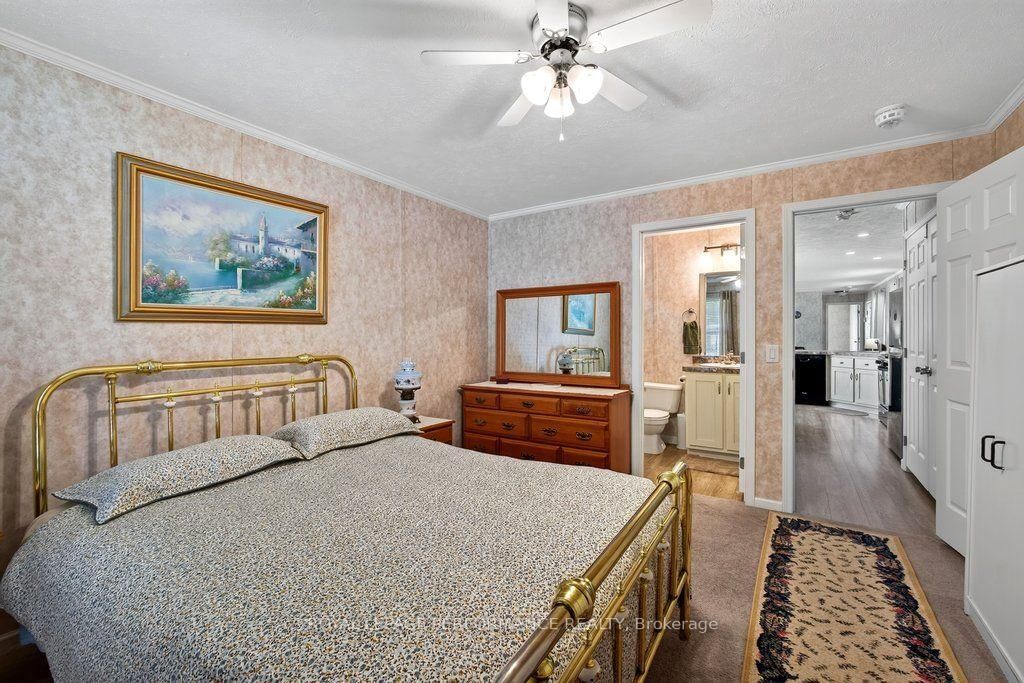 16 Eastgate Avenue • Ottawa, ON photo 34