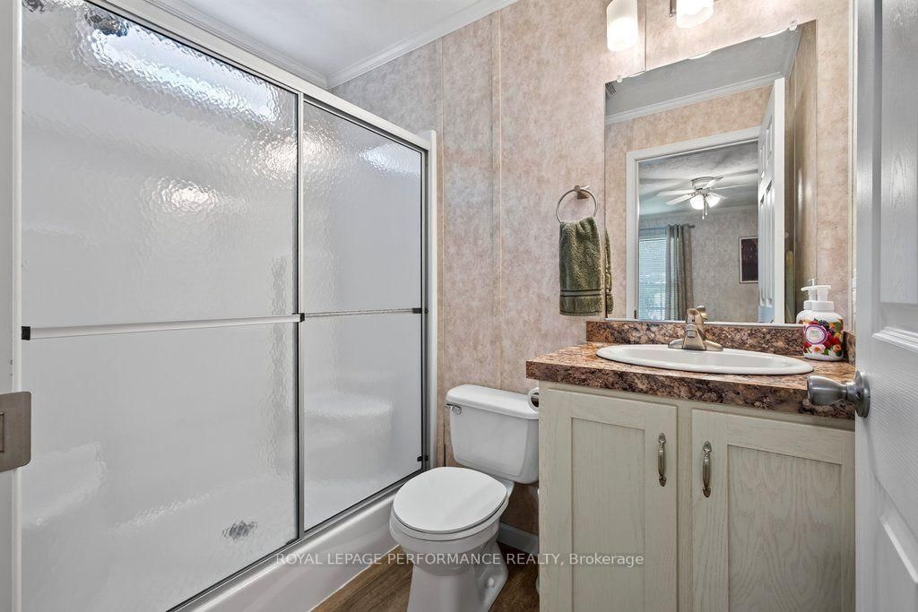 16 Eastgate Avenue • Ottawa, ON photo 37