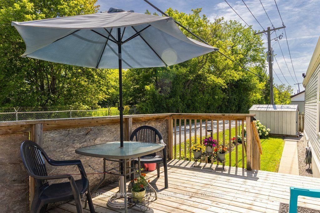 16 Eastgate Avenue • Ottawa, ON photo 39