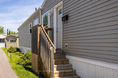 16 Eastgate Avenue • Ottawa, ON photo 5