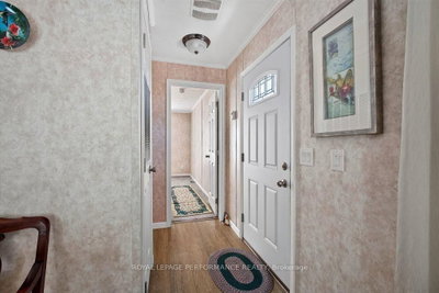 16 Eastgate Avenue • Ottawa, ON photo 6