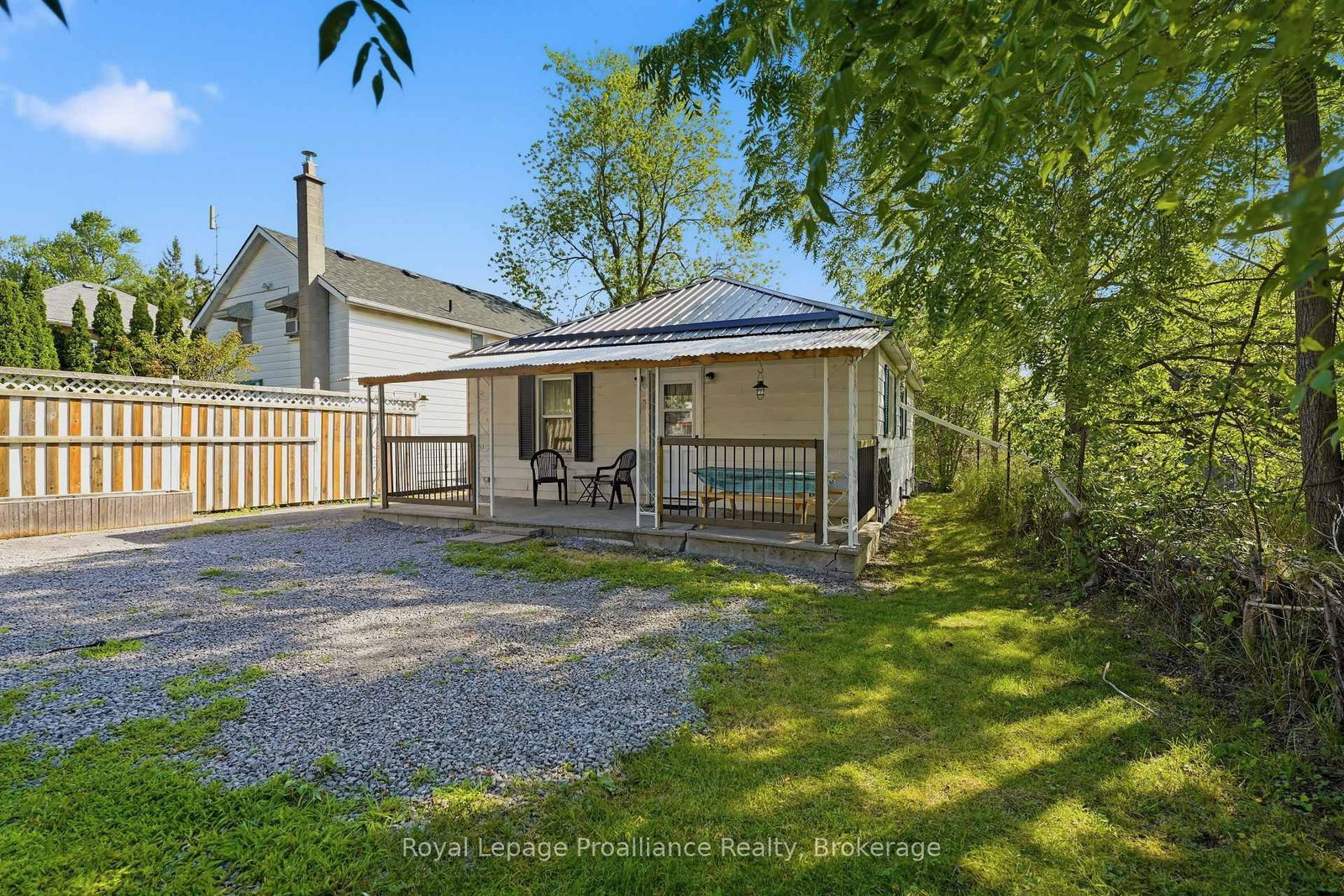 44 Geddes Street • Belleville, ON photo 32
