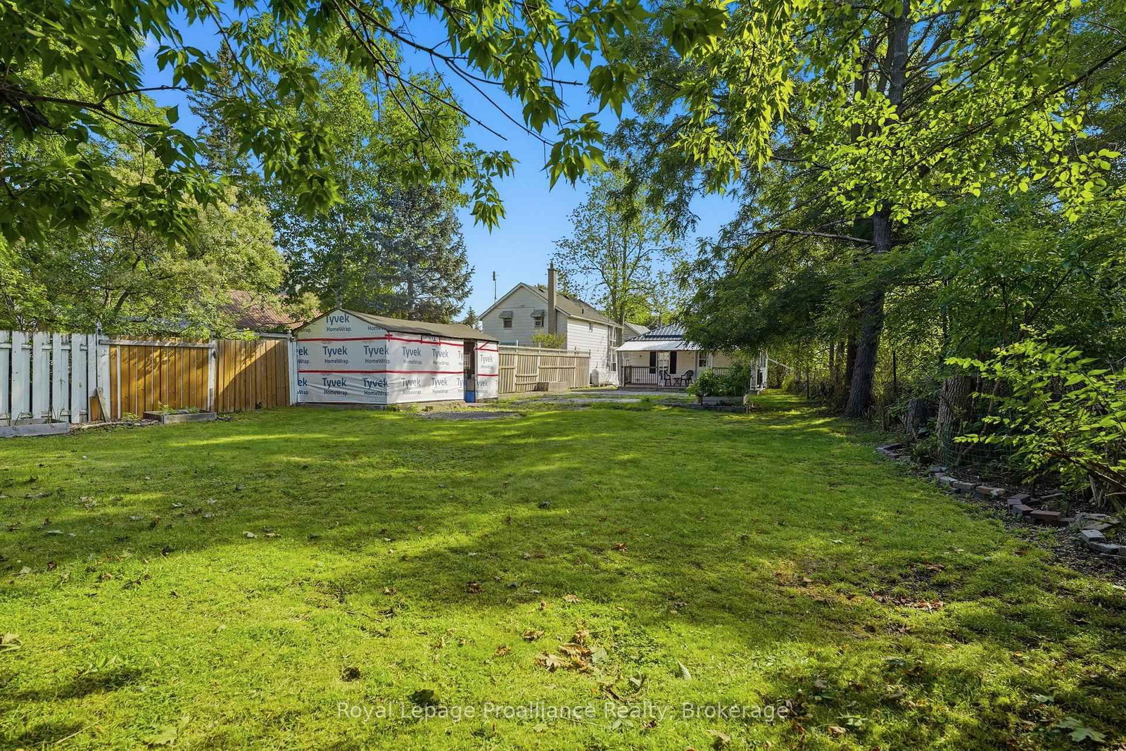 44 Geddes Street • Belleville, ON photo 34