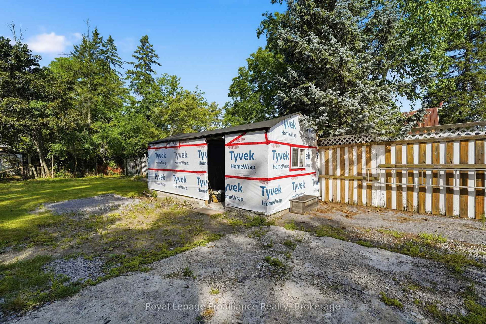 44 Geddes Street • Belleville, ON photo 37