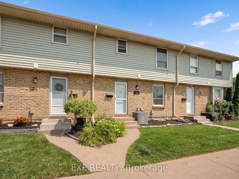 32 - 242 LAKEPORT Road