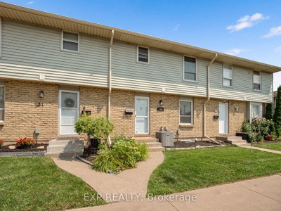 242 LAKEPORT Road • #32 • St. Catharines, ON photo 2
