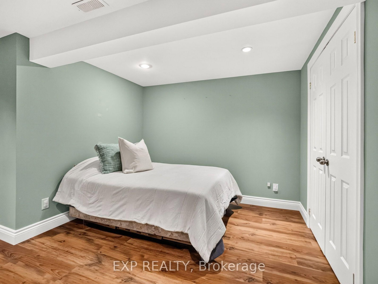 242 LAKEPORT Road • #32 • St. Catharines, ON photo 23