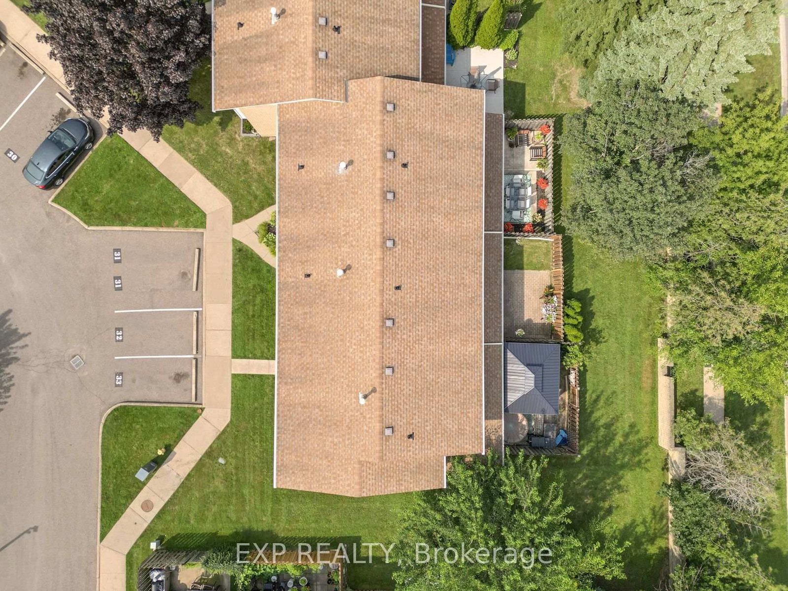 242 LAKEPORT Road • #32 • St. Catharines, ON photo 30