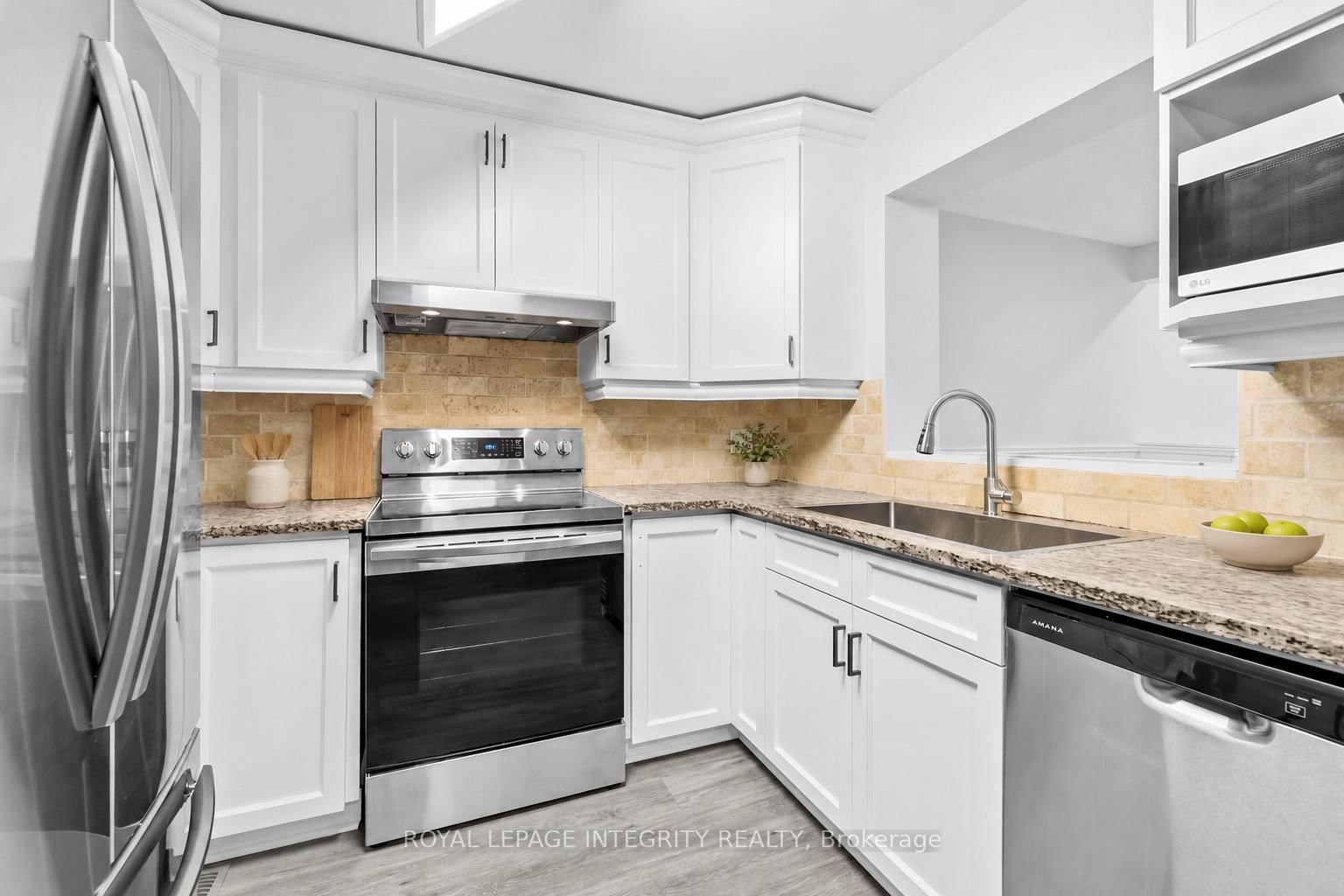 3 Kalbrook Street • Ottawa, ON photo 6