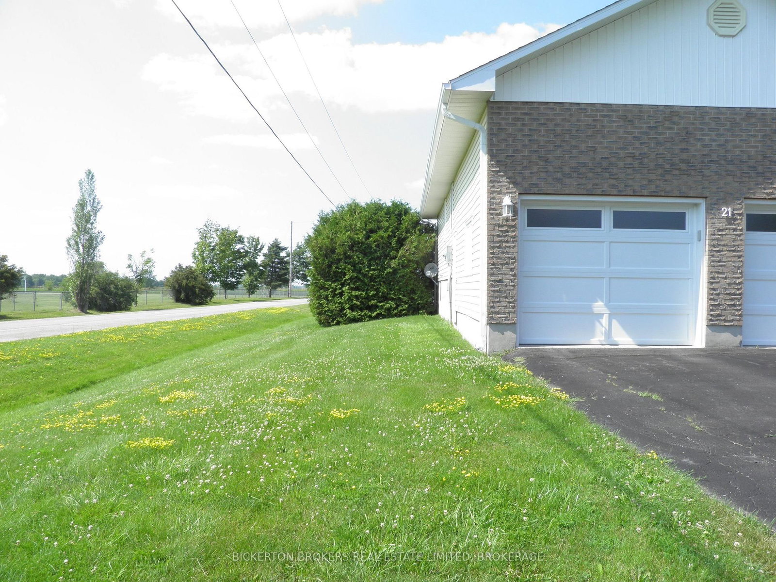 21 Frederick St Street • Lansdowne Village, ON photo 4