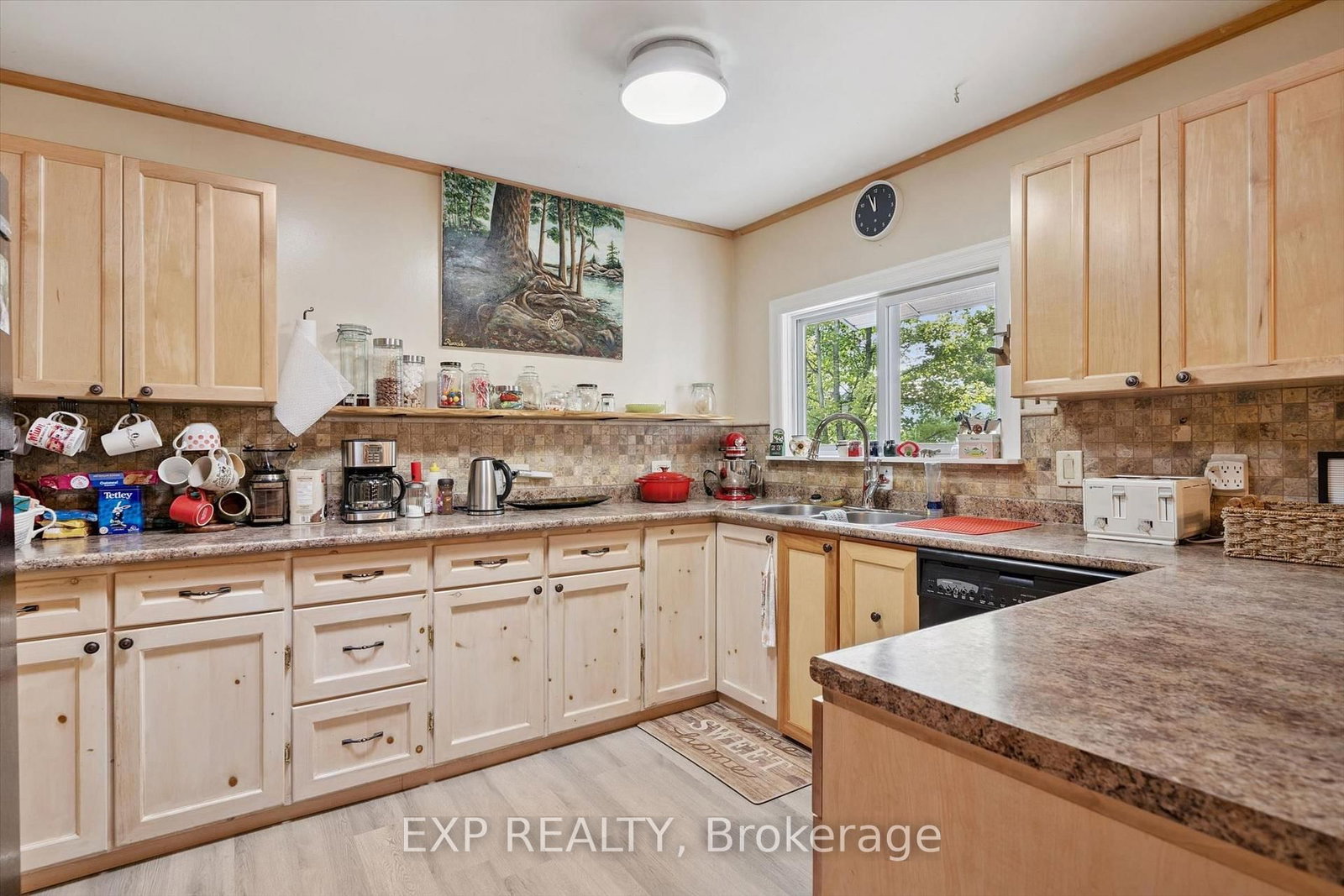 23 EWING Street • Bracebridge, ON photo 6