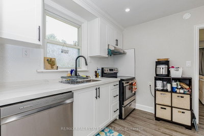 16 Ainslie Avenue • Hamilton, ON photo 9