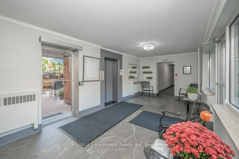 201 - 9 Grant Boulevard