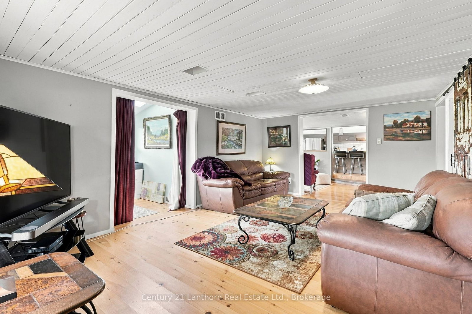 1083 County Road 5 • Prince Edward County, ON photo 14