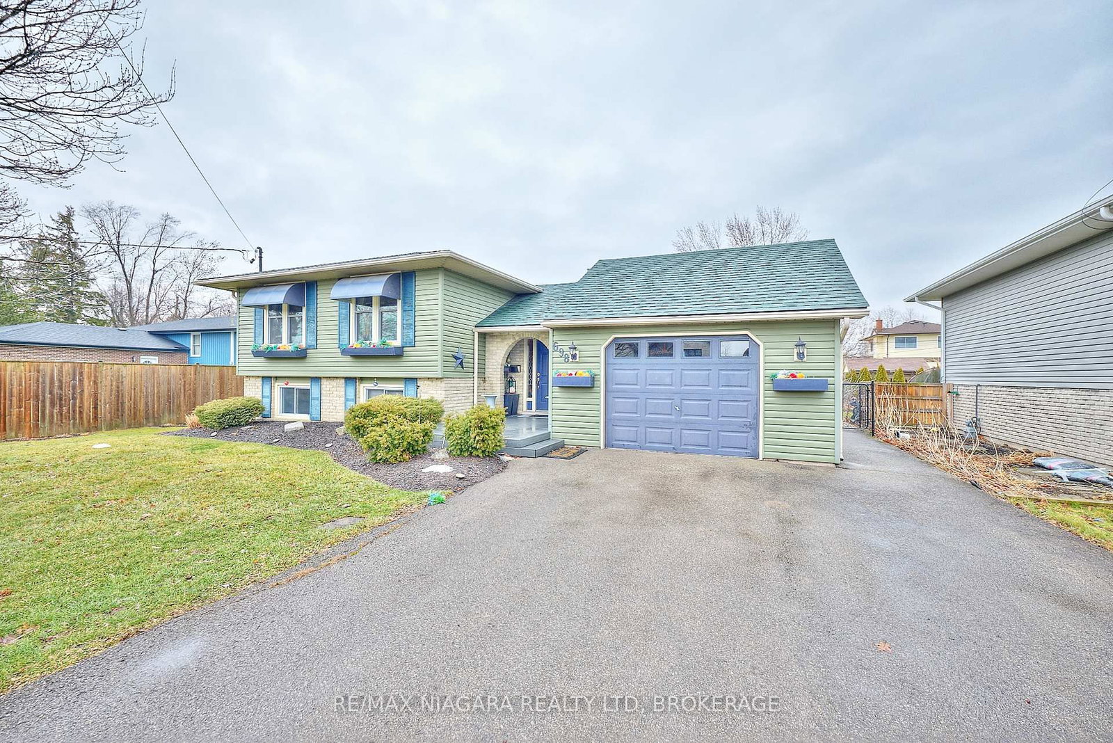 698 Buffalo Road • Fort Erie, ON photo 1