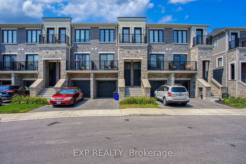 4 - 383 Dundas Street E