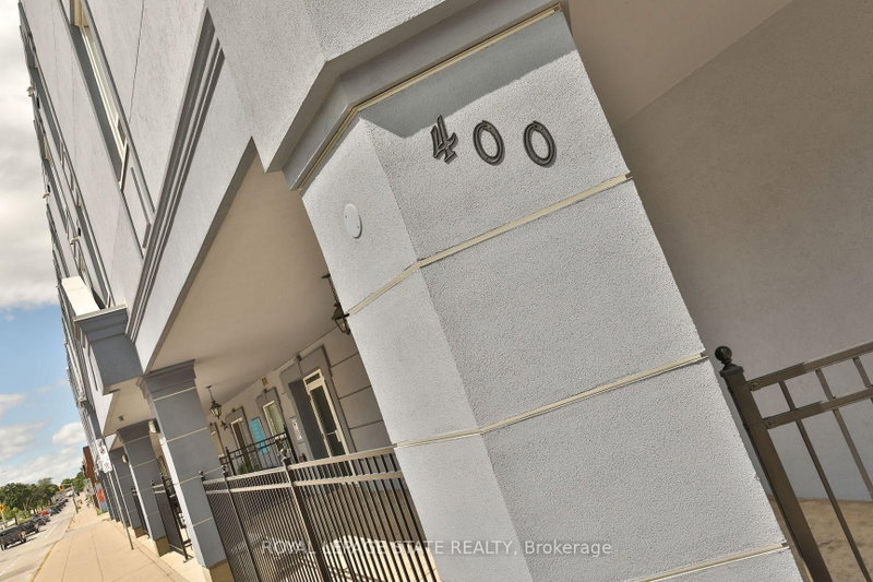208 - 400 York Boulevard