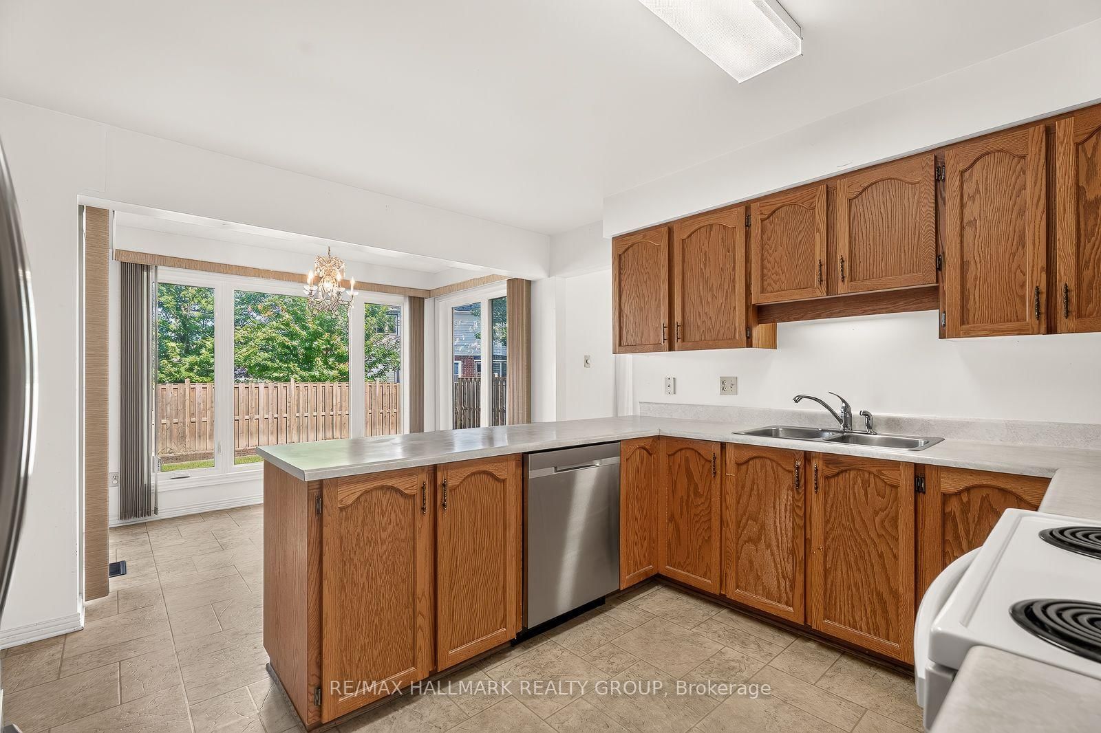 38 Bateman Drive • Ottawa, ON photo 11