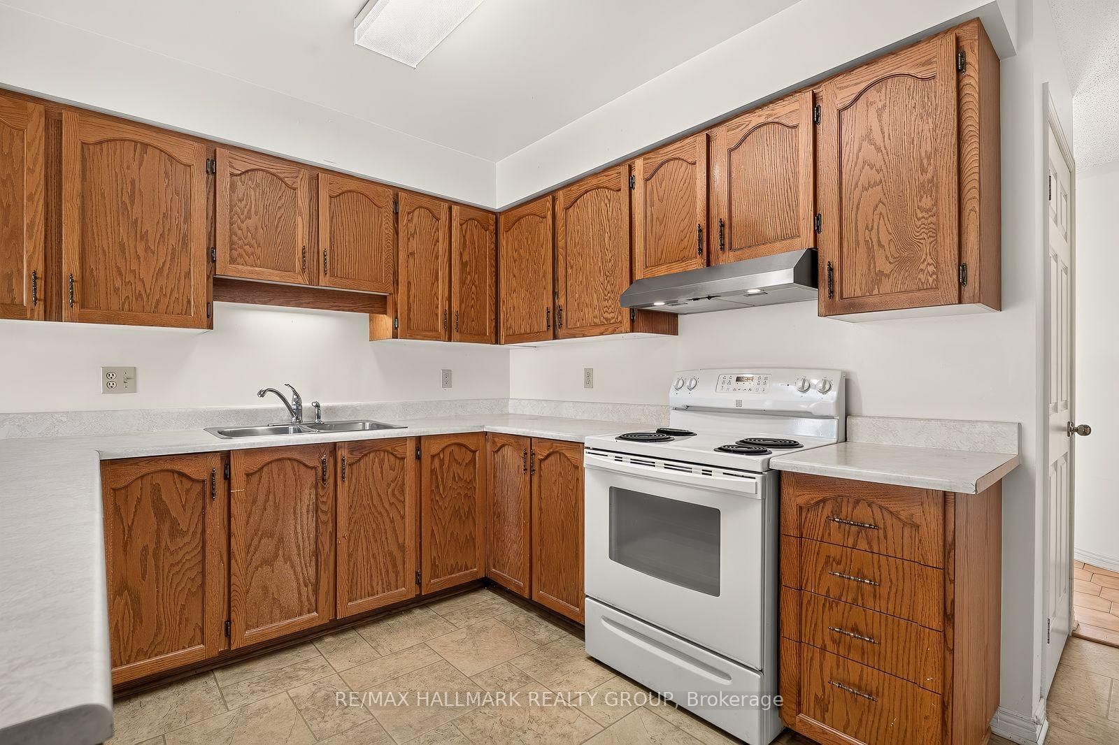 38 Bateman Drive • Ottawa, ON photo 12